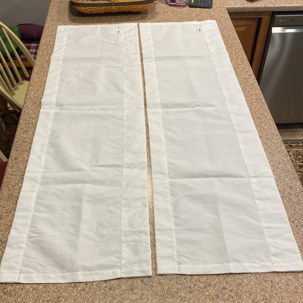 2 Room Essentials White Valances Curtains - Picture 12 of 17